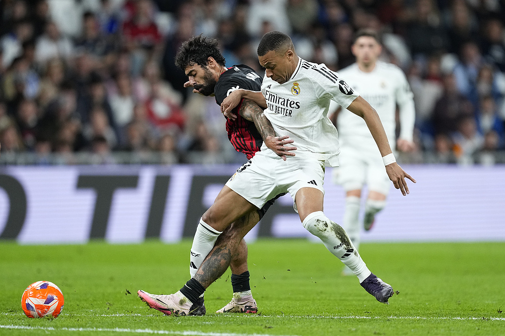 雷火电竞网址-希腊险胜巴萨，姆巴佩高光表现