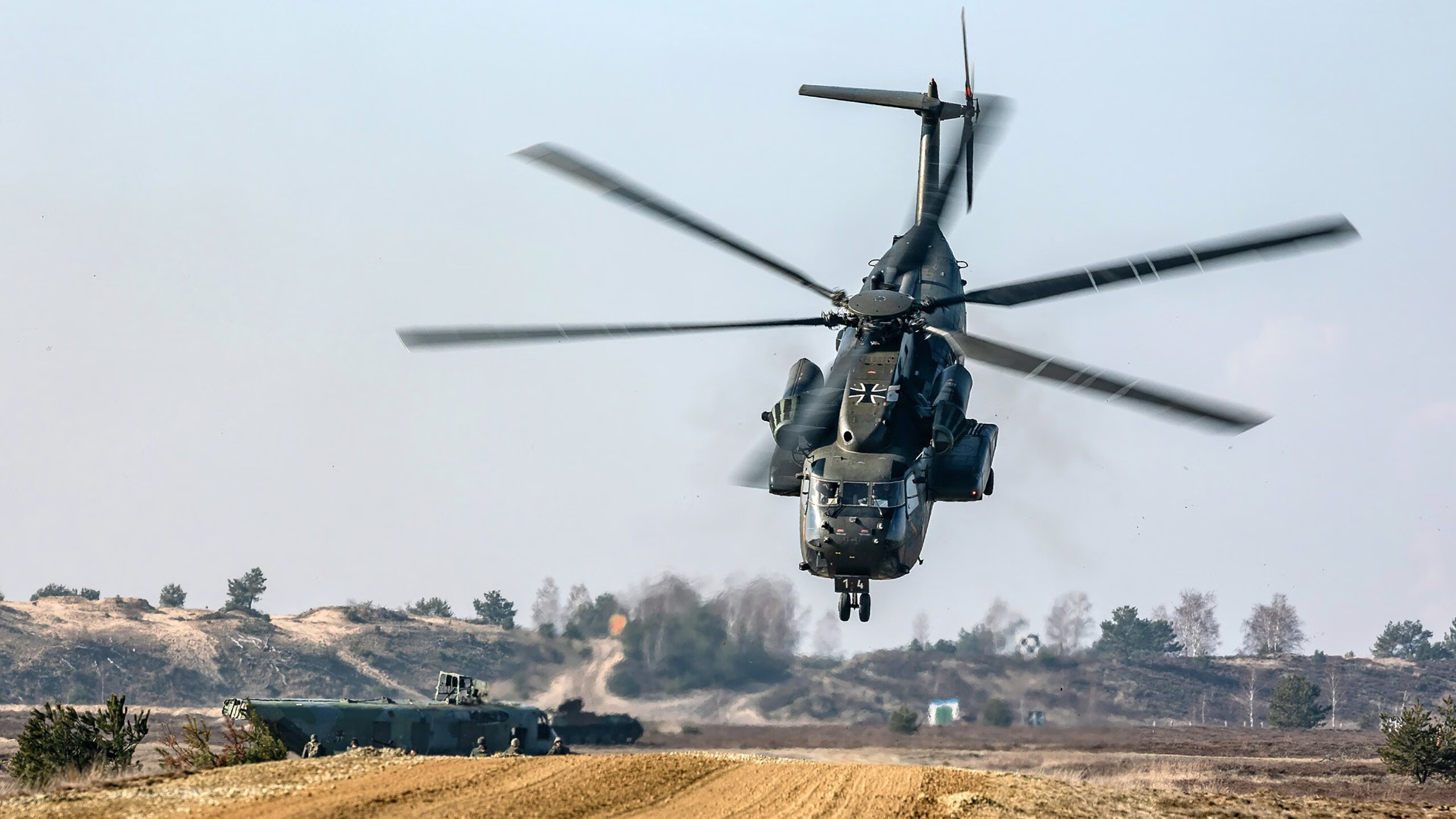 雷火电竞亚洲先驱-NBA双星闪耀东方，约基奇爆发难救主，火箭末节风暴带走上海队
